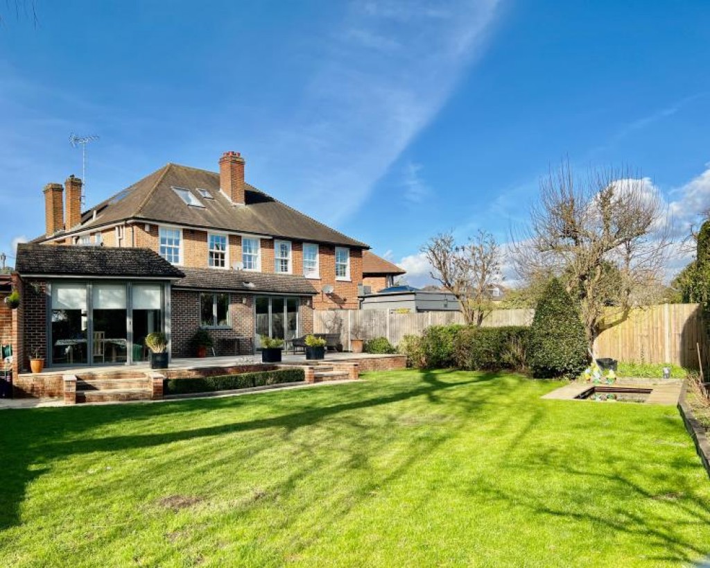 Fairlight Avenue, Windsor, 5 bedroom, Houses